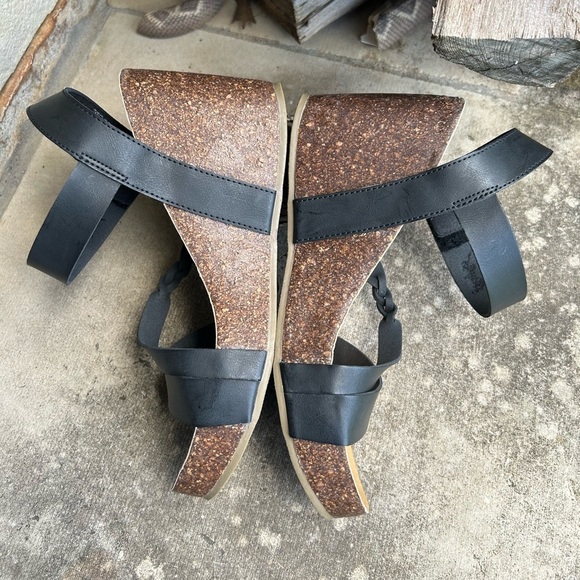 Blowfish Malibu Hydra black strappy sandals w/cork wedge heel Sz-9. Q - Picture 12 of 16